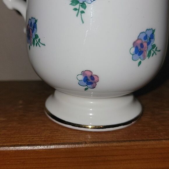 ROYAL VICTORIA PEDESTAL WHITE WITH BLUE FLORAL FINE BONE CHINA TEA CUP - Picture 10 of 10